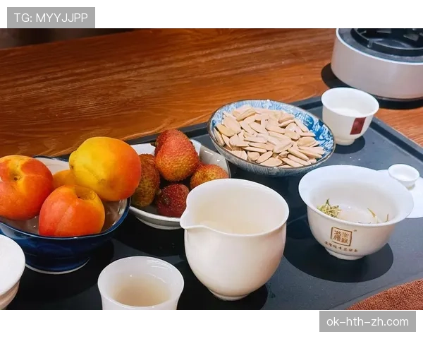 余依婷的朋友圈也太奢侈了吧，下午茶那张照像颁奖礼，我以为误进了明星账号