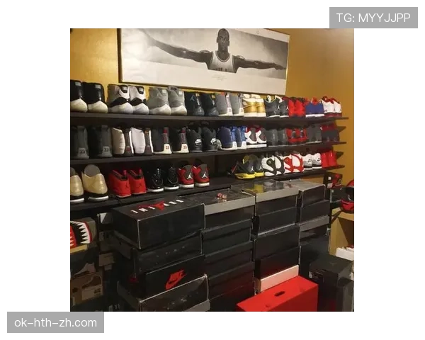 卢玉菲这鞋柜得多惊人，光一双球鞋就够你买房了吧？