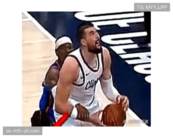 拉拽球衣判罚标准全解析：何时该判犯规为何犯规难认定